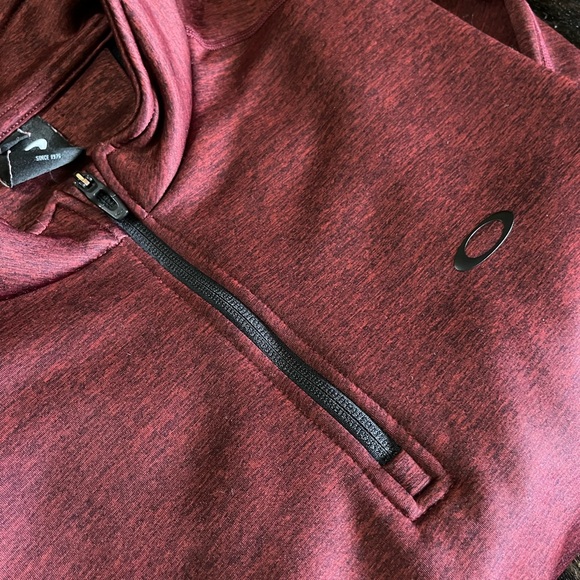 Men’s Oakley 1/4 Zip Pullover❤️ - Picture 9 of 9